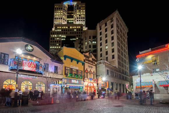 Restaurants in Market Square in Pittsburgh during Light Up NIght