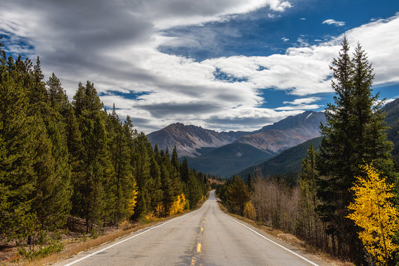 An open road in Colorado near Independence Pass