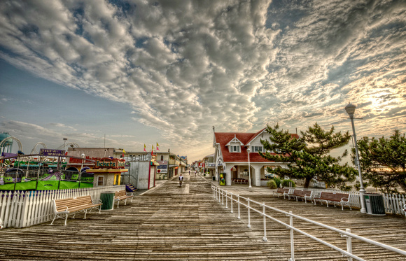 Boardwalk in Ocean City HDR