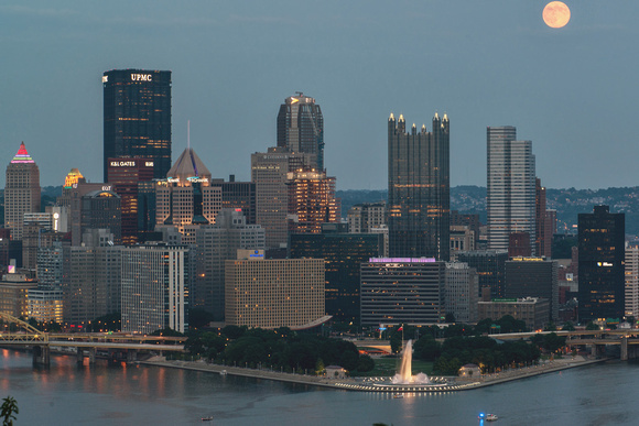 A bright Supermoon over the Pittsburgh skyline