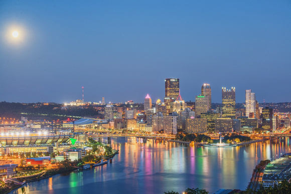 A shining moon over Pittsburgh and the Giant Rubber Duck