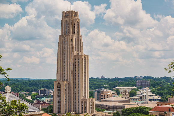 Cathedral of Learning on a sunny day in Pittsburgh