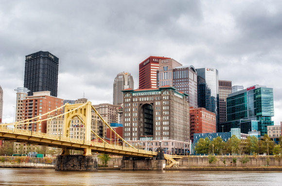 A cloudy day in Pittsburgh as seen from the North Shore HDR