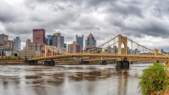The Three Sister Bridges and the Pittsburgh skyline HDR