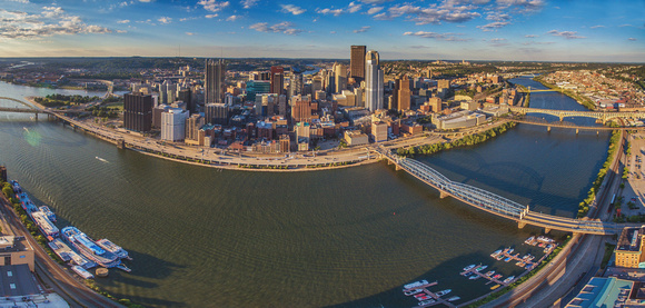 Panorama of Pittsburgh from above Station Square