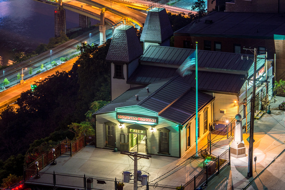 The Duquesne Incline station at night