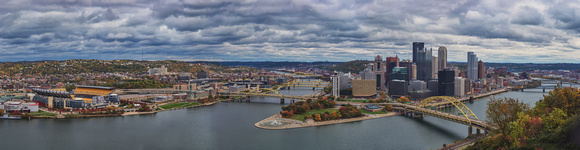 Panorama of Pittsburgh on a beautiful fall day - Print