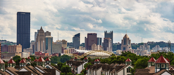 Panorama of Pittsburgh from above Washington's Landing