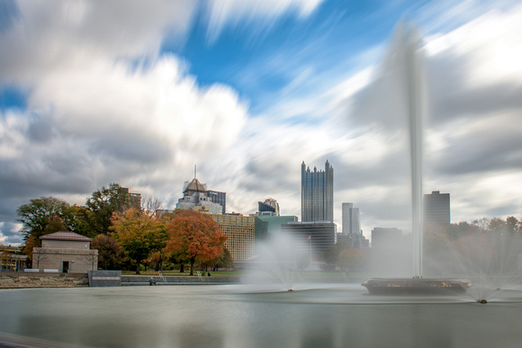 The fountain and Pittsburgh skyline
