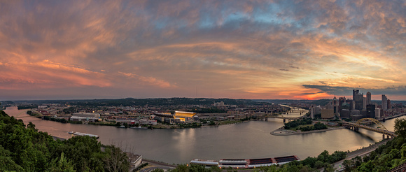 Panoramic view of sunrise in Pittsburgh from the Duquesne Incline