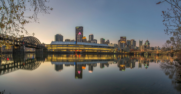 Panorama of Pittsburgh from along the Allegheny River