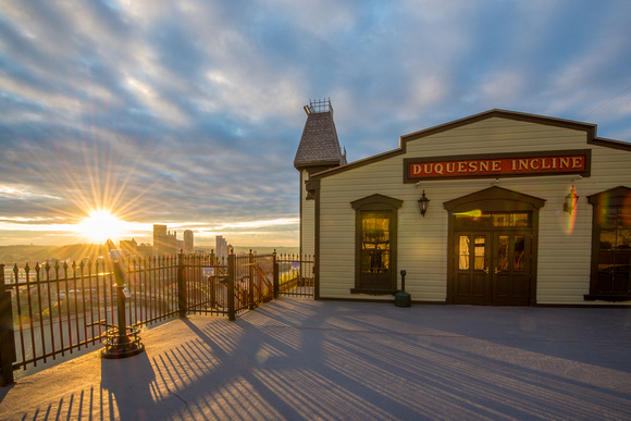 Sunrise from the Duquesne Incline station