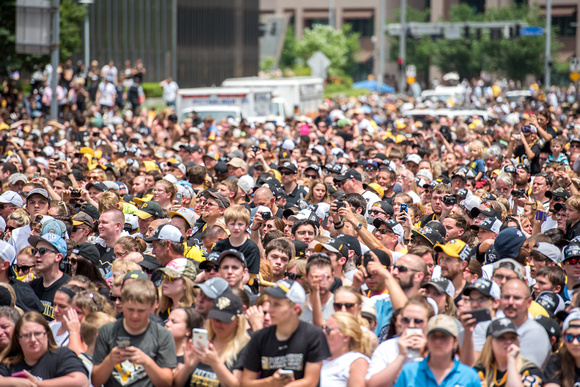 Fans stretch to see the Stanley Cup Pittsburgh Penguins Stanley Cup Parade - 192