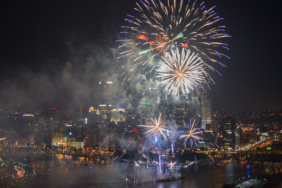 2013 4th of July fireworks over Pittsburgh