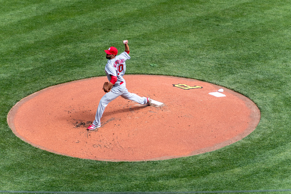 Adam Wainwright delivers a pitch on Opening Day 2016