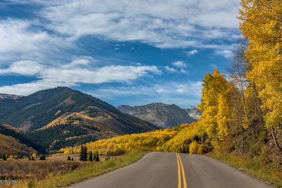 The road to Ashcroft in the fall in Colorado