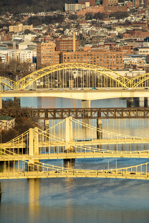 Light on the bridges of Allegheny River in Pittsburgh