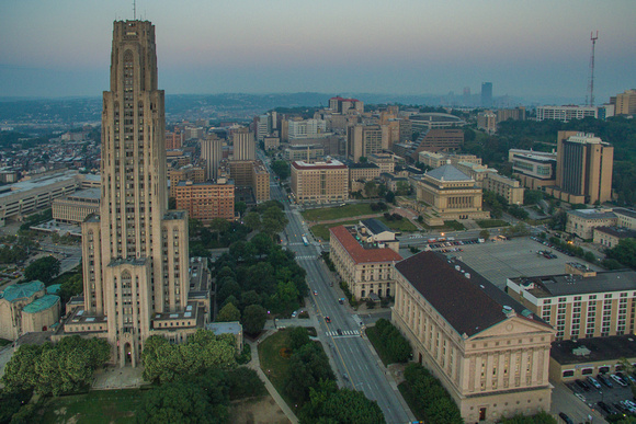 The Cathedral of Learning and Pittsburgh skyline at dawn