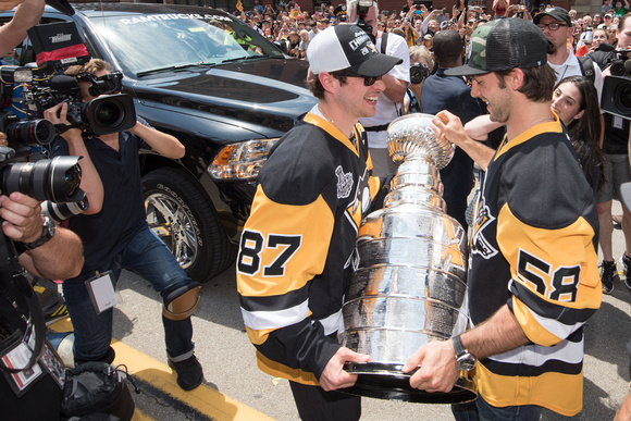 Sidney Crosby and Kris Letang with the Stanley Cup Pittsburgh Penguins Stanley Cup Parade - 163