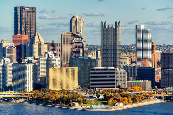 A sunny Pittsburgh skyline on a beautiful fall afternoon