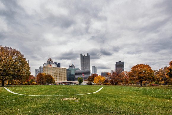The Pittsburgh skyline from Point State Park in the fall