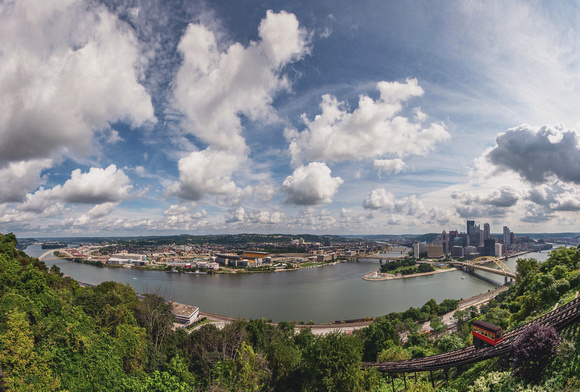 Panorama of the Pittsburgh skyline on a sunny day