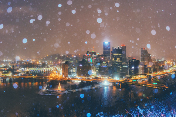 A Christmas morning snowfall in Pittsburgh - 1