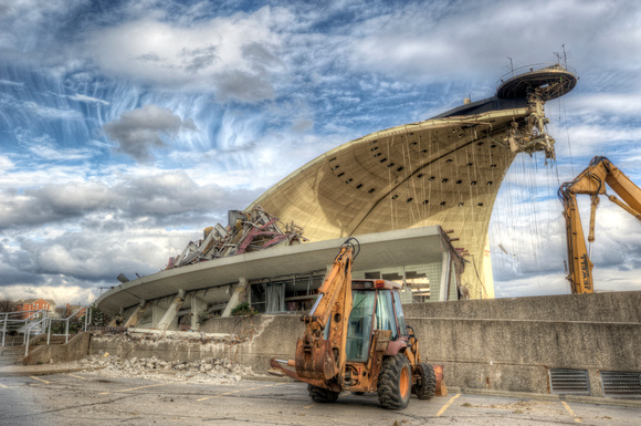 The last panels of the Civic Arena HDR