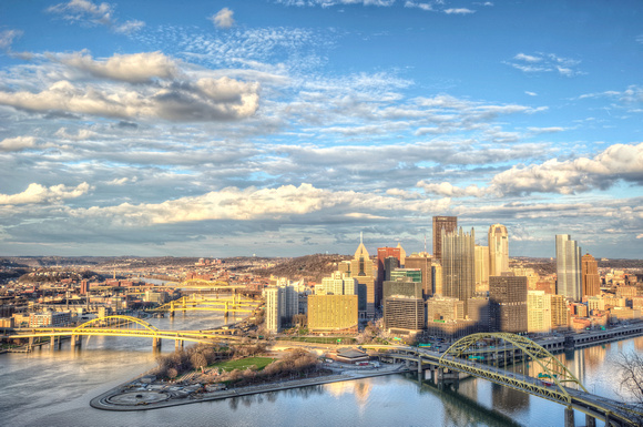 A cloudy day over the city of Pittsburgh HDR