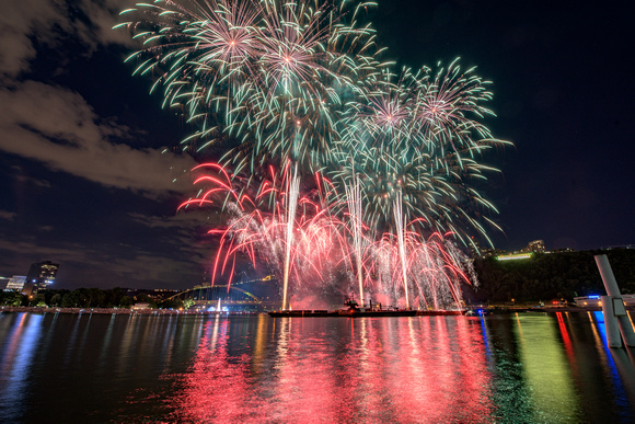 Pittsburgh 3 Rivers Regatta Fireworks - 005