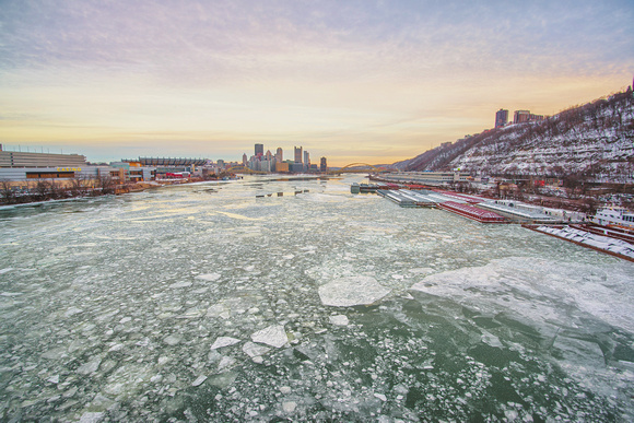 Ice on the Ohio River in Pittsburgh as seen from te West End Bridge