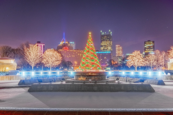 Christmas tree at Point State Park in Pittsburgh HDR