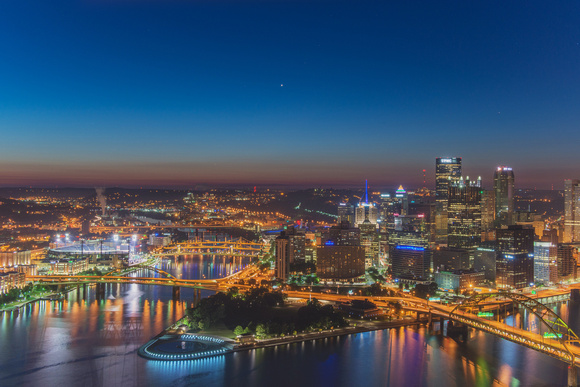Gradients in the sky over Pittsburgh before dawn