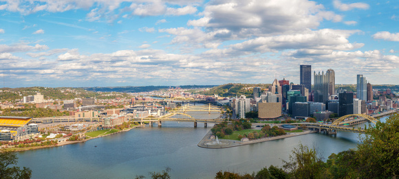 A panorama of the Pittsburgh skyline from the Point of View statue on Mt. Washington