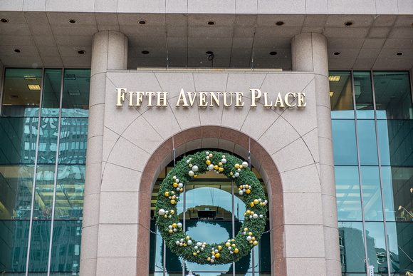 Giant wreath at Fifth Avenue Place in Pittsburgh