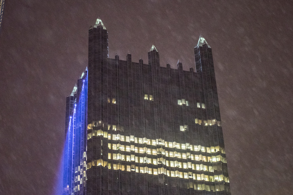 Snow falling around PPG Place